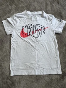 Nike Boy Short Sleeve T-Shirt White Black Neon Orange Swoosh sz 5 6 Top - Picture 1 of 3