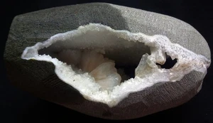STUNNING STILBITE BOWS IN CHALCEDONY MATRIX GEODE ROCKS MINERALS SPECIMENS - Picture 1 of 8