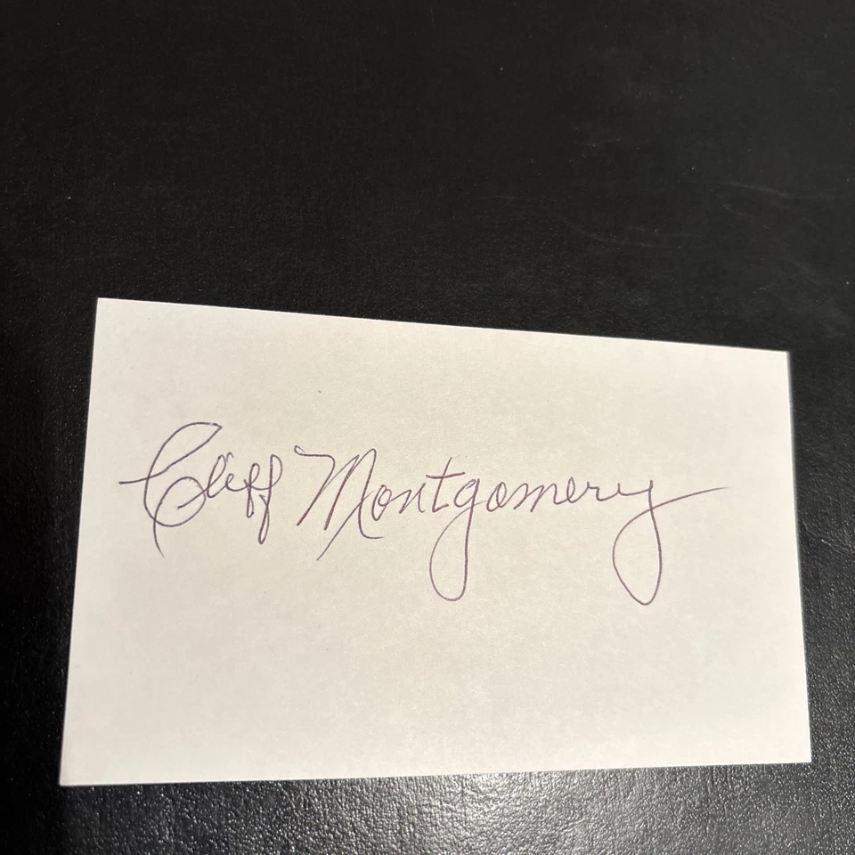 Cliff Montgomery (哥伦比亚 QB/HB) CFBHOF,34 布鲁克林道奇队 FB,(见生物) — 第 1/1 张图片