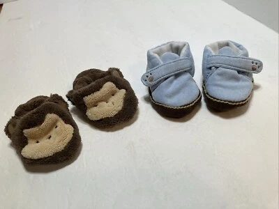 Zapatillas recién nacidas Carter’s Child Of Mine Boy’s Brown Bear & Blue con correa para pata de oso Foto 1 de 2