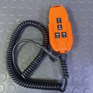 DHOLLANDIA PERSONENAUFZUG STEUERGERÄT 4 TASTEN BUS COACH LIFT - Bild 1 von 4