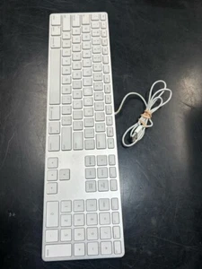 Apple USB Wired Keyboard With Numeric Keypad - A1243 (HPB018277) - Afbeelding 1 van 4