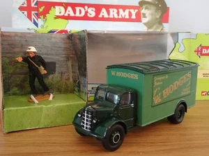 FIGURA CORGI CLASSICS PAPÁ'S EJÉRCITO BEDFORD SERIE O VAN & HODGES MODELO 18501 1:50 - Imagen 1 de 4