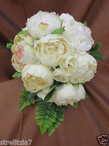 78. Exclusiver Brautstrauß Strauß Rosen Perlen Hochzeit Werfstrauß - Bild 1 von 4
