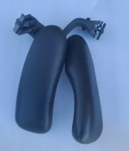 Bras vinyle pivotants réglables Herman Miller Aeron (gauche et droite) #1 - Photo 1/4