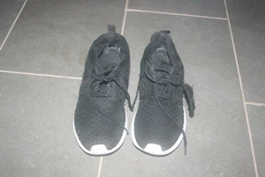 Schuhe Männer Marke Nike in schwarz mit weißer Sohle, Obermaterial Stoff, Gr. 43 - Bild 1 von 4