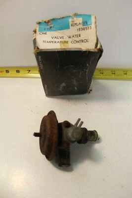 Válvula de control de temperatura del agua GM 1230573 1969-70 USADO OEM Buick Riviera (866) Foto 1 de 4