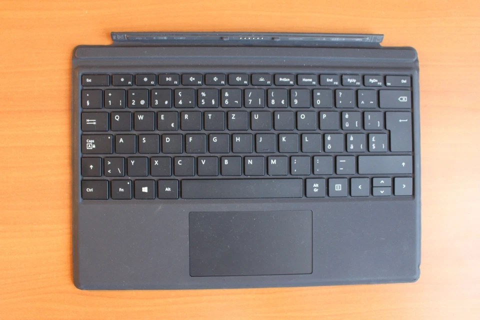 Microsoft Surface Pro 7, Type Cover Black Tastatur Layout (QWERTZ) CH - Bild 1 von 1