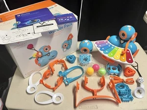 Wonder Workshop Dot & Dash Wonder Pack w/ Accessories - Coding Robot for Kids - Imagen 1 de 11