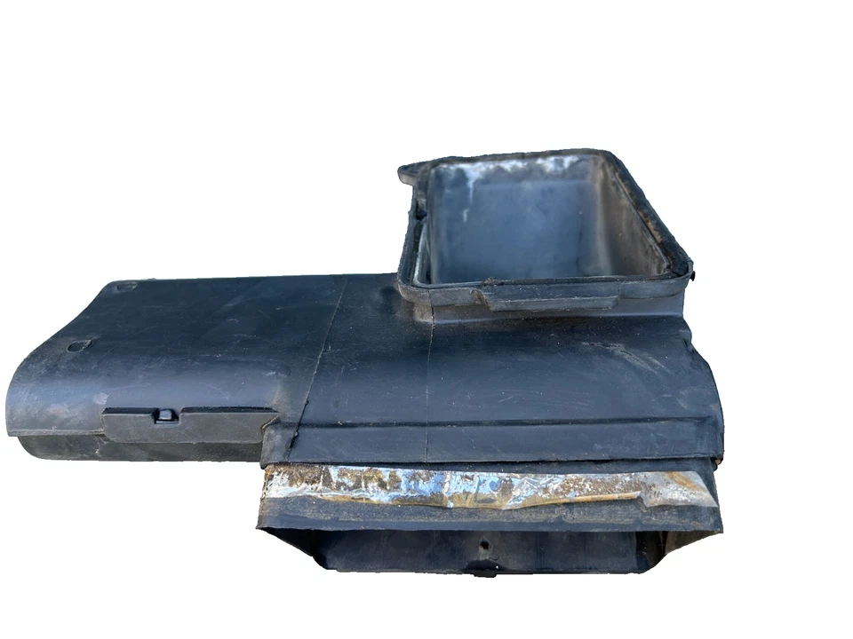 73-87 Chevy GMC Truck K5 Blazer Jimmy Suburban A/C TRANSITION DUCT VENT OEM - Image 1 of 4