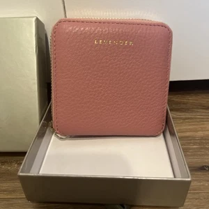 Levenger Women Pink Leather Wallet Coin Credit Cards - Zip-Around Closure New - Picture 1 of 8