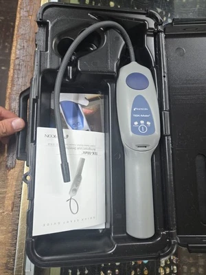 Inficon Tek-Mate Refrigerant Leak Detector 705-202 G1 with Hard Case - Image 1 of 4
