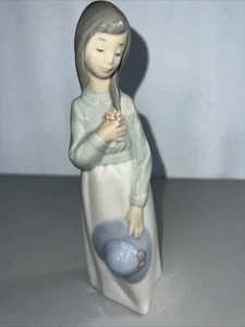 Pre-own,LLADRO NAO 1119 Becky Retired. - Picture 1 of 6