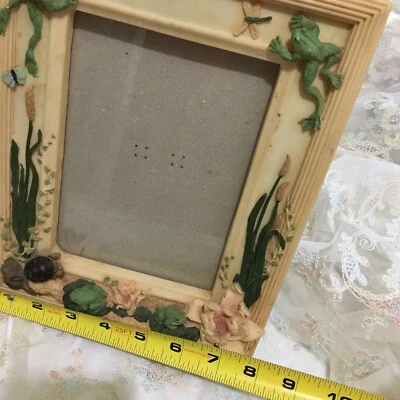 Frog Turtle Cat Tails and Flowers 3D Resin Picture Frame Fits 5x7 photo - Image 1 of 4