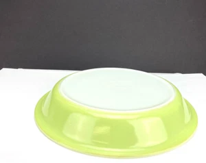 Vintage Pyrex Lime Green 8 1/2" Round Pie Plate Baking Dish #209 Ovenware - Picture 1 of 10