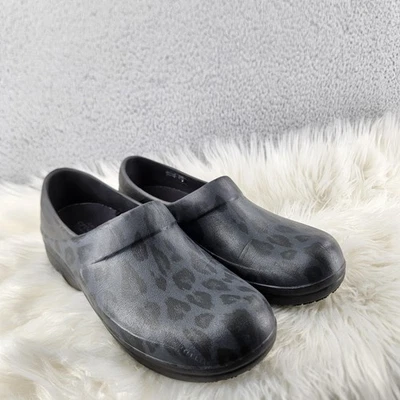 Crocs туфли женщин размер 10 черный серый леопард работы сабо скольжения устойчивый - Изображение 1 из 4