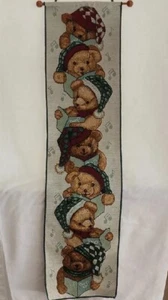Christmas Teddy Bears Singing Carols Door Wall Hanging Tapestry Dowel Festive - Picture 1 of 4