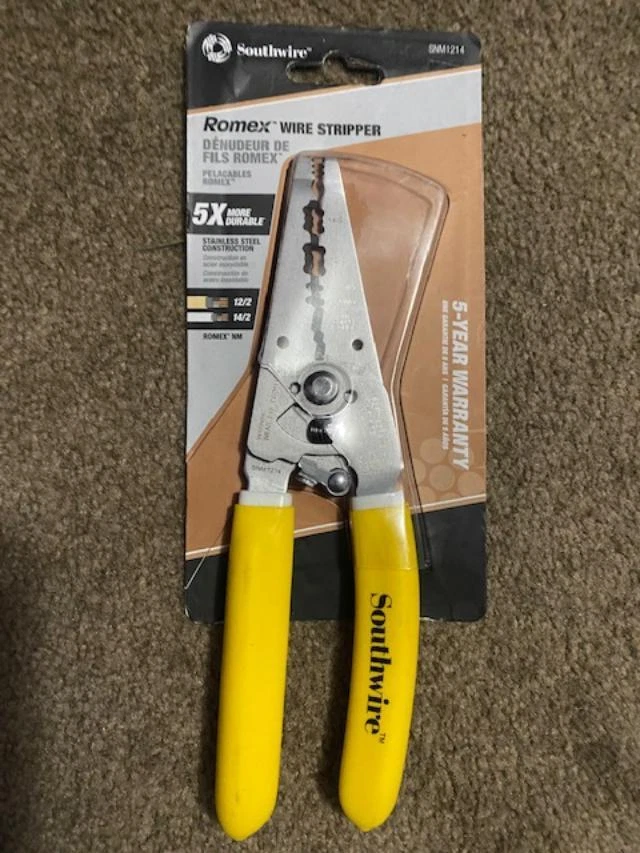 Southwire SNM1214 12-14 AWG manijas ergonómicas casi nuevo pelacables/cortador Foto 1 de 1