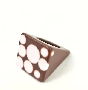 Anillo Sobral Raro Bolinhas Carre Mate Marrón y Rosa Lunares Hecho por Artista Talla 7.5 - Imagen 1 de 5
