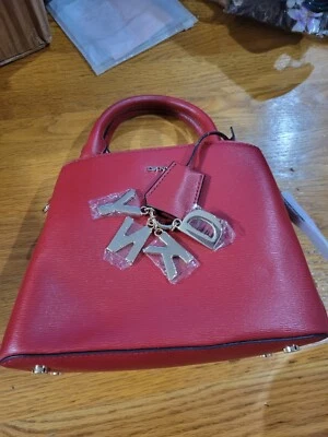 CUERO GENUINO --- DKNY Mujer Paige Pequeño Bolso de Cuero---ROJO Foto 1 de 4