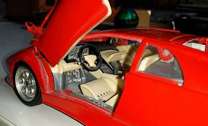 Lamborghini Diabolo rot 1:18 Heckflügel - Bild 1 von 4