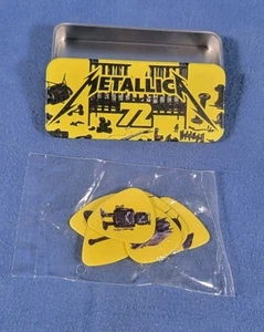 Metallica Gitarren-Plektrum 2025 Tour 72 Seasons Charlotte 6er-Set mit DOSE - Bild 1 von 7