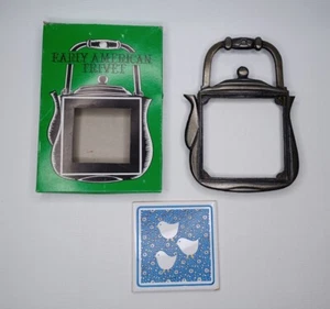 Vintage frühe amerikanische Untersetzer Gusseisen Teekanne Vögel Keramikfliese - Bild 1 von 12