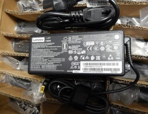 NEU Original Lenovo Netzteil 135W 20V 6,75A für ThinkPad und DockingStation - Bild 1 von 2