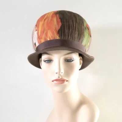 Sombrero Cloche cubierto de plumas Angel Designs años 60 Foto 1 de 4