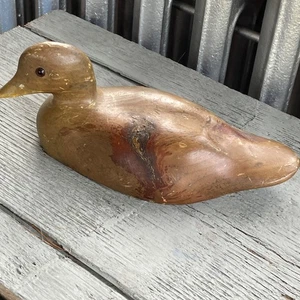 Pato de madera tallada a mano de 8" con ojos de vidrio nudos de madera decoración vintage - Imagen 1 de 5