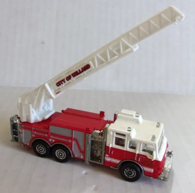 Plataformas de trabajo Matchbox usadas Pierce Velocity 100 ft plataforma aérea City of Willard Foto 1 de 3