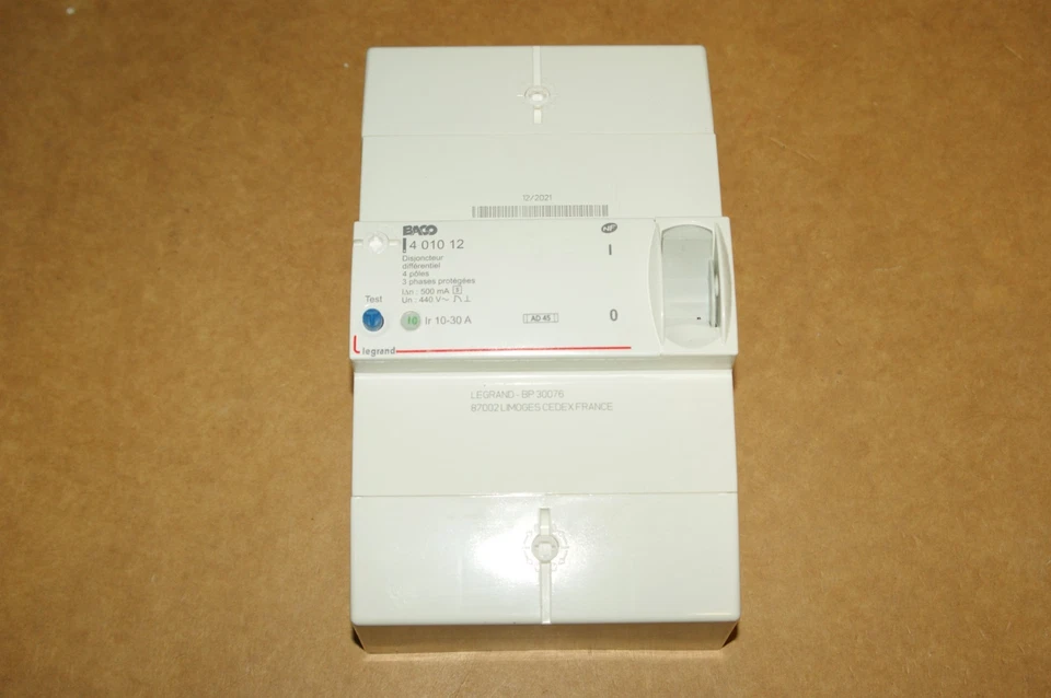 DISJONCTEUR DE BRANCHEMENT Différentiel BACO 4P 10-30A 500mA  LEGRAND Réf 401012 - Photo 1/1