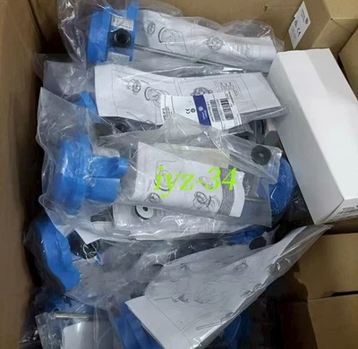 1PC Johnson Controls TS-6370D-B13 temperature sensor - Image 1 of 2