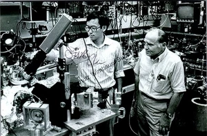 Original Autogramm Steven Chu Nobelpreis 1997 Nobel Prize /// Autogramm A 310713 - Picture 1 of 2