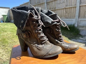 VINTAGE Y2K RIVER ISLAND SIZE 7 LEATHER HEELED BOOTS ROUND TOE LACE UP BUCKLES - Picture 1 of 8