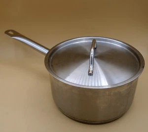 Winco SSSP3 3 1/2 qt Induction Ready Stainless Steel Sauce Pan - Picture 1 of 4