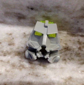 Bionicle Head Connector Block 3 x 4 x 1 2/3 Neon Green Eye Brain S - Picture 1 of 4