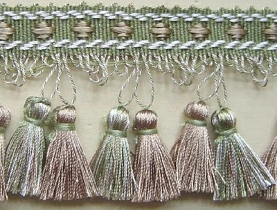 Borla de 3" con flecos verde, beige y blanco tienen trenza a juego Foto 1 de 2