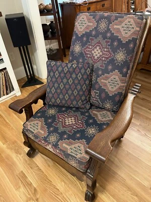 Silla Morris victoriana antigua de roble Foto 1 de 4