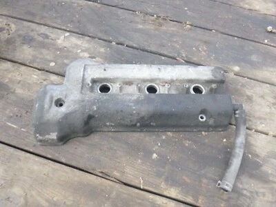 Chevrolet Tracker 2002 cubierta de válvula lado del pasajero 2,5 L Suzuki Foto 1 de 4