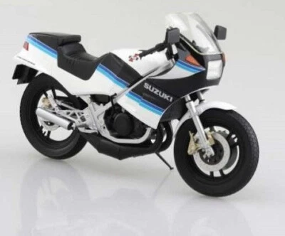 SUZUKI RG 250F AOSHIMA Druckguss Fertigmodell Maßstab 1:12 NEU Top Rarität - Bild 1 von 4
