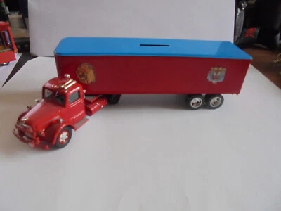 Camion Mack Corgi aux couleurs du cirque chipperfields - Photo 1/4