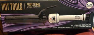 Hot Tools Professional Nano Ceramic 1 1/4" Curling Iron/Wand Model HTBW45 WHITE - Picture 1 of 2