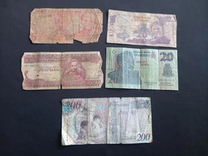 AFRICAN BANKNOTES: BOTSWANA 200 Pula + MALAWI, NIGERIA, GAMBIA - Picture 1 of 2