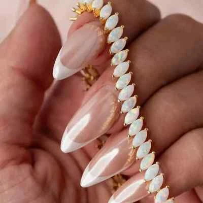 Brazalete para mujer enchapado en oro amarillo de 14 quilates ópalo de fuego simulado corte marquesa de 6 quilates Foto 1 de 4