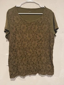 Top para mujer LOFT grande verde profundo floral encaje manga corta cuello redondo - Imagen 1 de 5