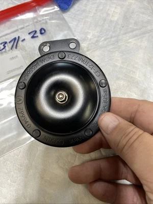 NOS Yamaha New OEM NOS 1982-84 XS400 Front Horn 12R-83371-20-00 BIN L - Image 1 of 4