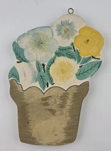 Vintage 6" tall spring time wooden ornament - plaque - Picture 1 of 4