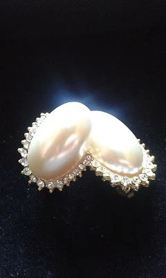 Orecchini vintage di vari modelli e stili. Vendibili singolarmente.  - Immagine 1 di 3