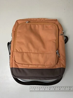 Bandolera/bolso de hombro antirrobo PACSAFE RFID color ciruela Citysafe BOLSO DE VIAJE  Foto 1 de 4